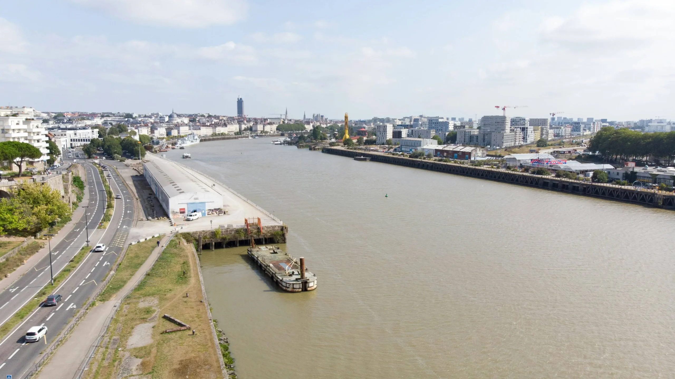 vue-drone-chantier-naval-contact-transport-taxi-nantes